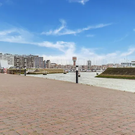 Apartment Apartment Near Seafront In Knokke-Heist, Cleaning Included
