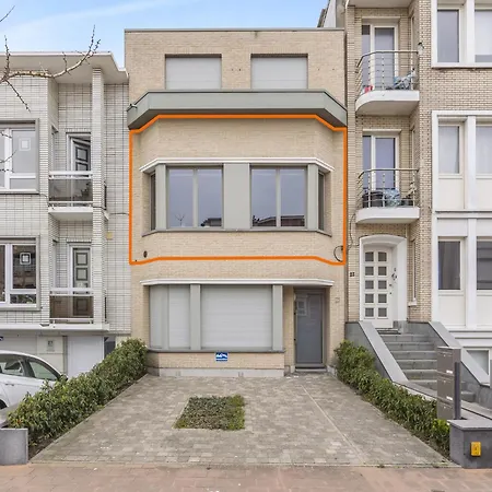 Retreat W Terrace & Wi-fi, Cleaning Included * Blankenberge